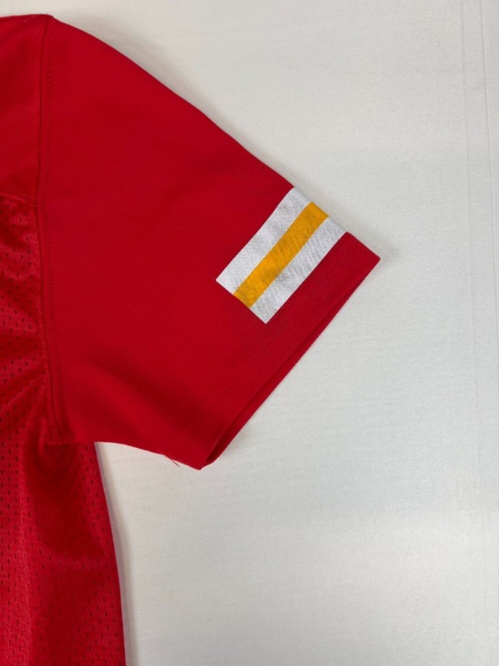Patrick Mahomes Kansas City Chiefs Youth Medium 10/12 Red NFL Jersey - Picture 6 of 8
